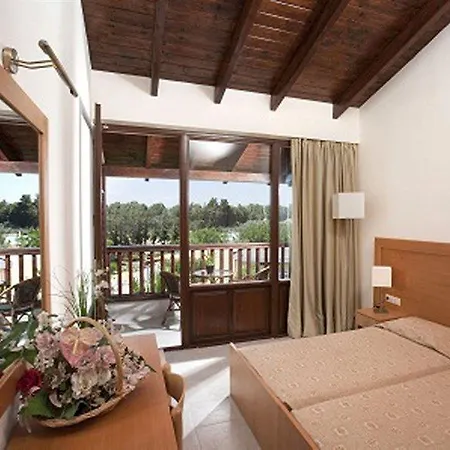 Golden Odyssey ホテル 4*