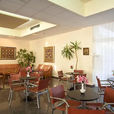 Golden Odyssey Hotel 4*